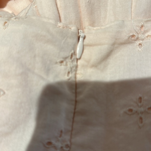 Gap peach eyelet dress size 4. - Picture 12 of 12